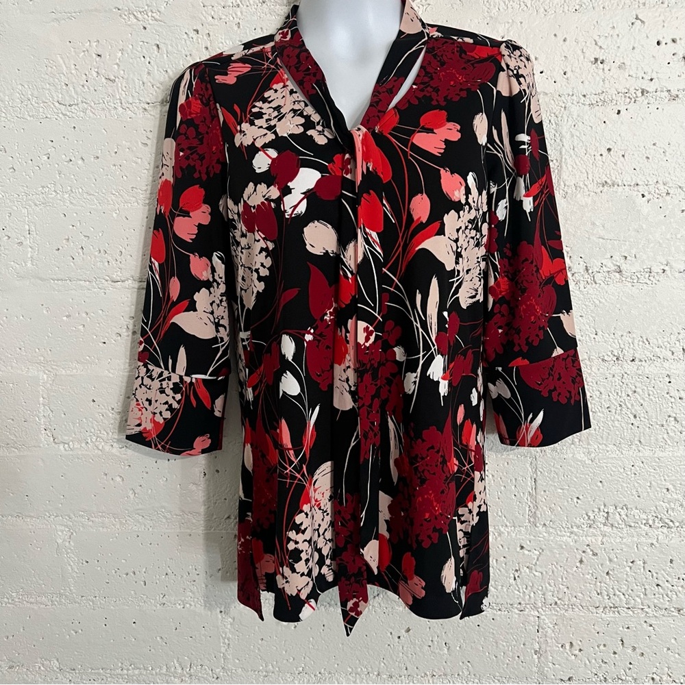 Worthington Womens Top S Red Black Floral 3/4 Sleeve Career Tie Neck Stretch